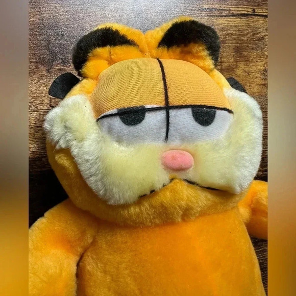 VTG: Garfield | Play-By-Play plush animal/stuffed animal. 
C - Picture 5 of 12